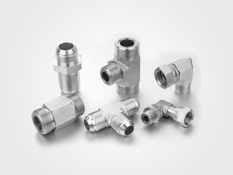 Adaptadores em aço carbono
